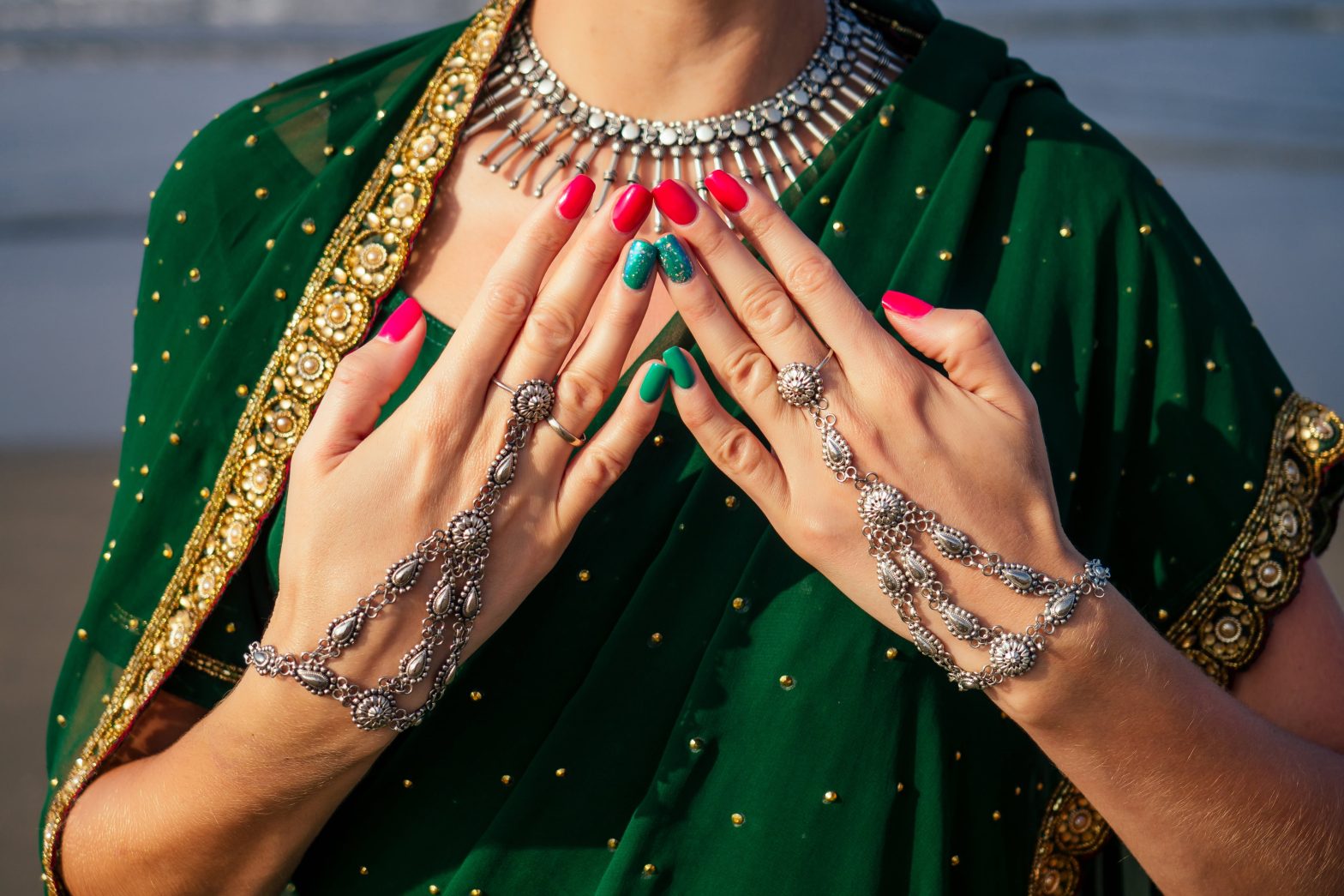 How to become a skillful nail artist