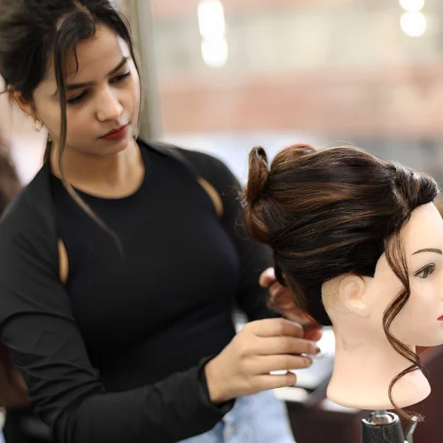 hair-stylist-course