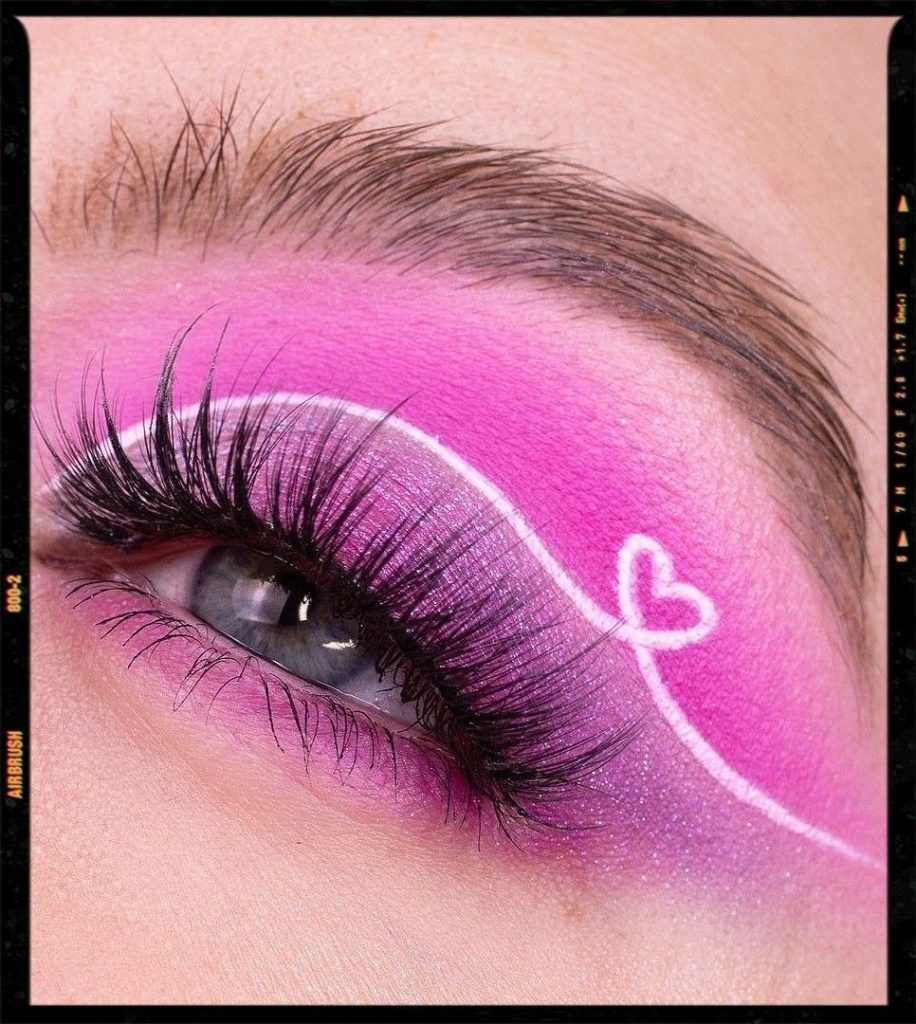 cut crease with pink