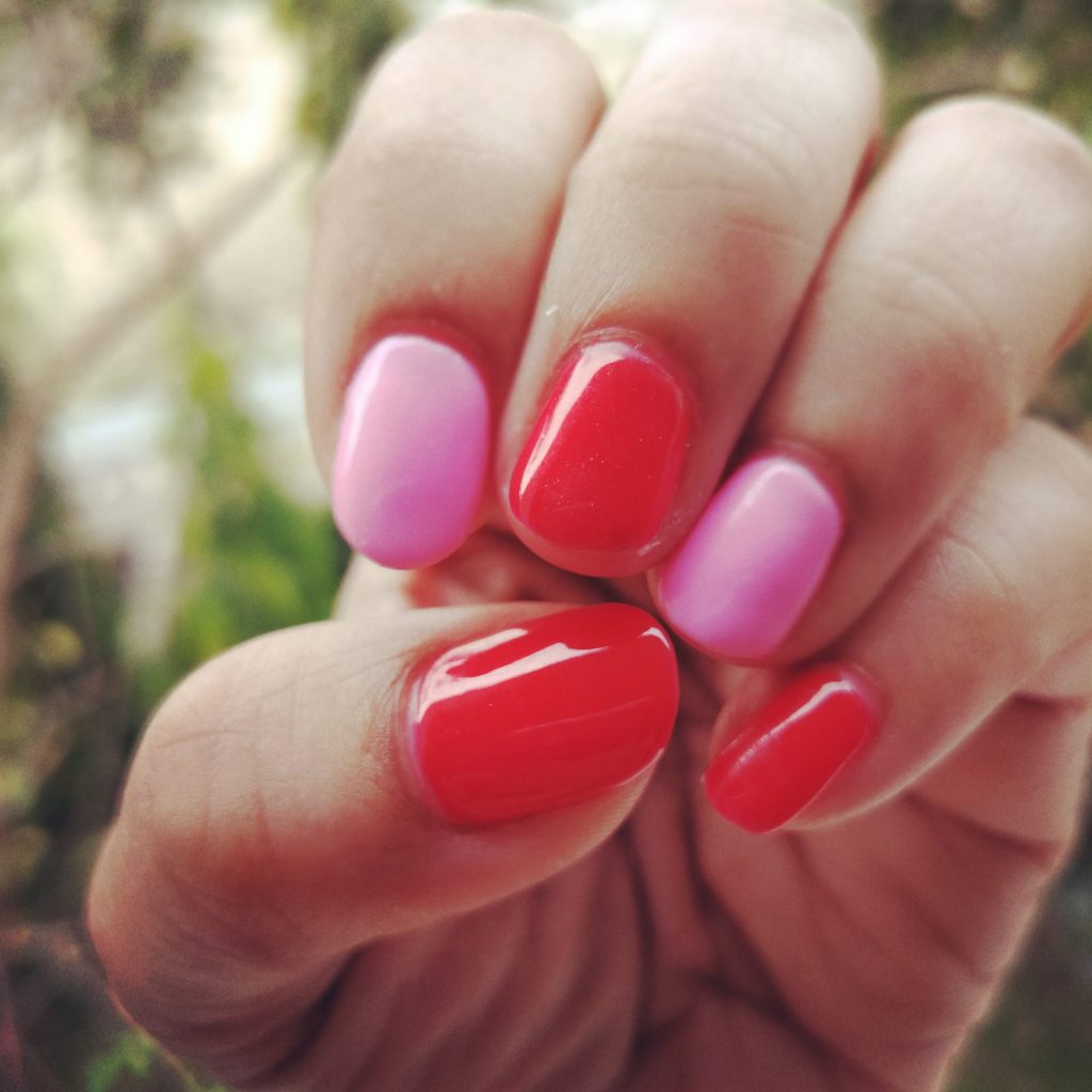 Classic Red & Pink Nails designs