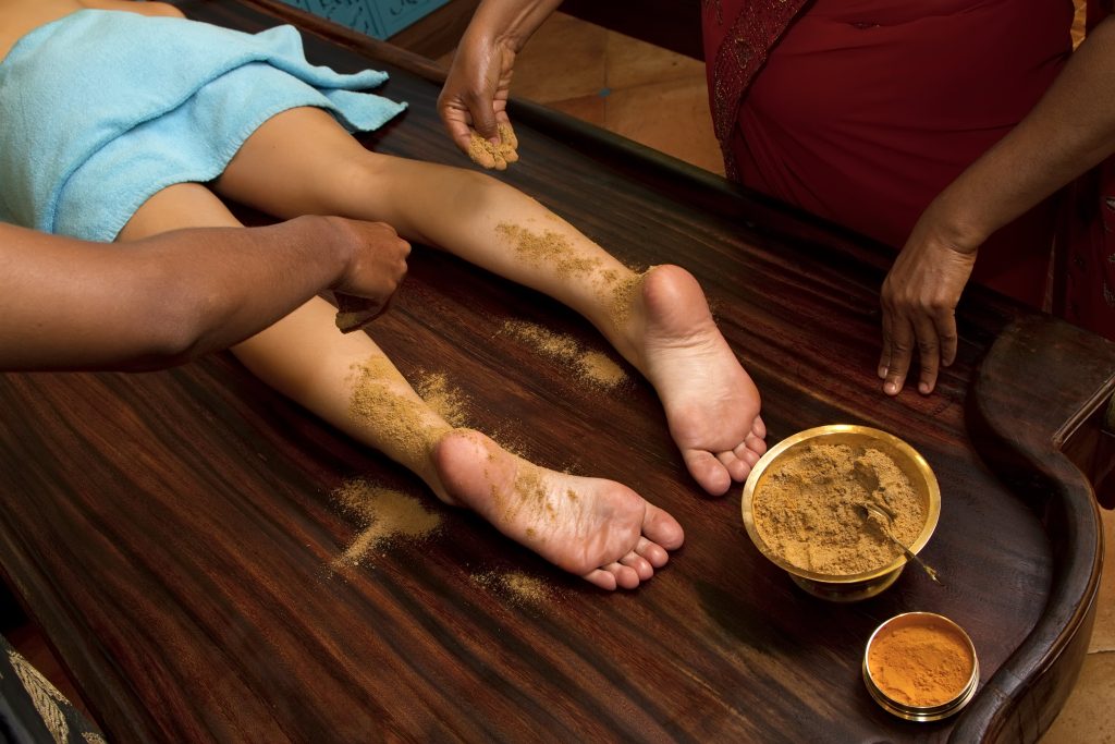applying multani mitti for tan removal