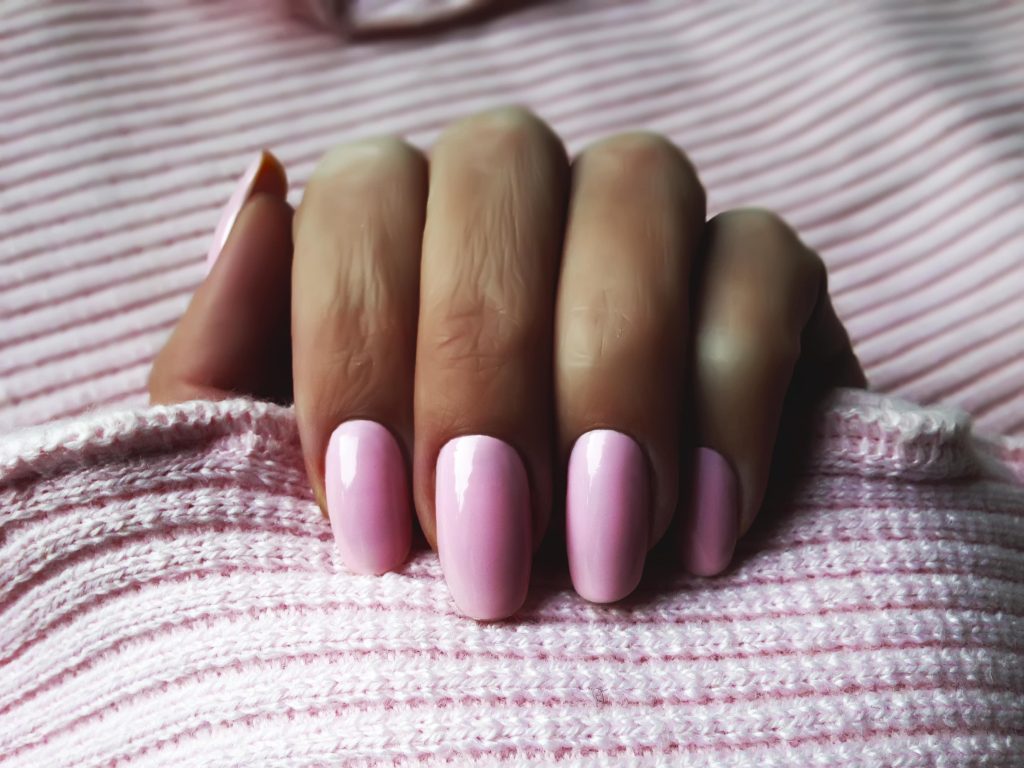 Matte finish pink ombre nail